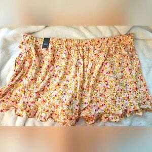 Floral Ruffle Hem Shorts